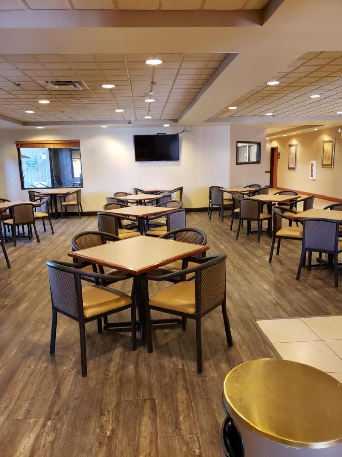 Wingate By Wyndham Coon Rapids Hotel Exterior photo