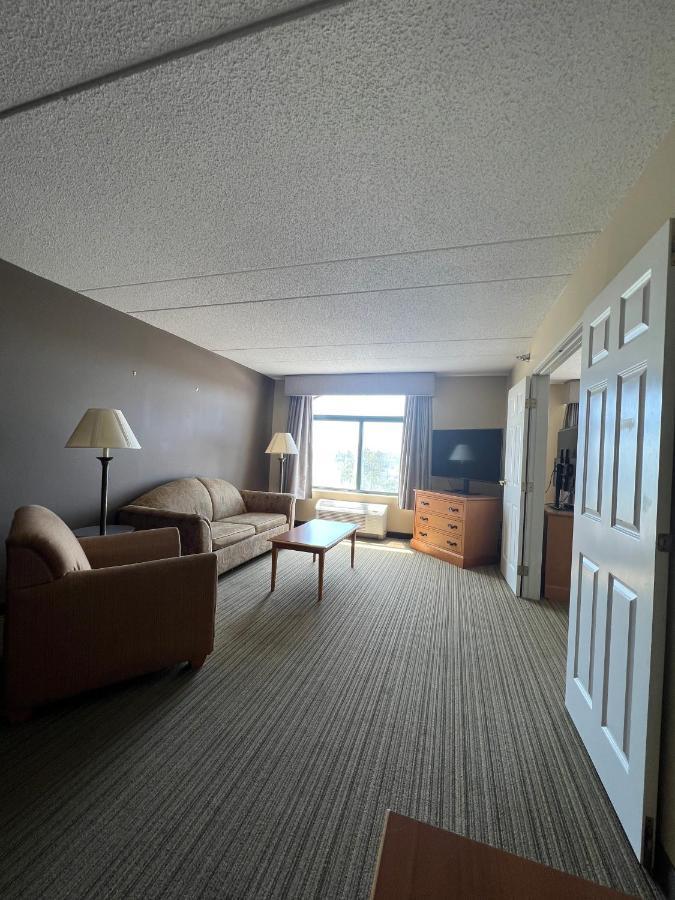 Wingate By Wyndham Coon Rapids Hotel Exterior photo