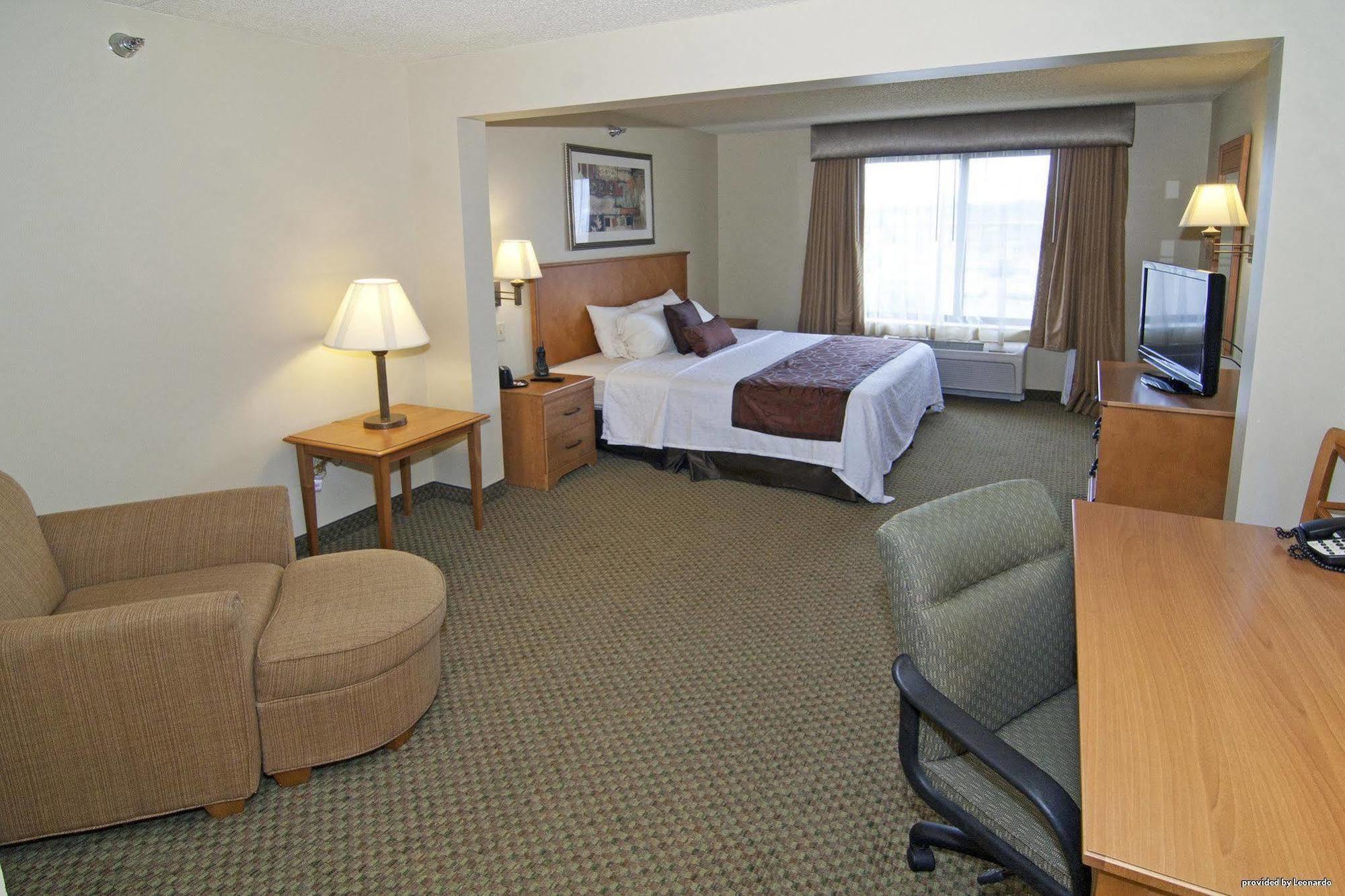 Wingate By Wyndham Coon Rapids Hotel Exterior photo